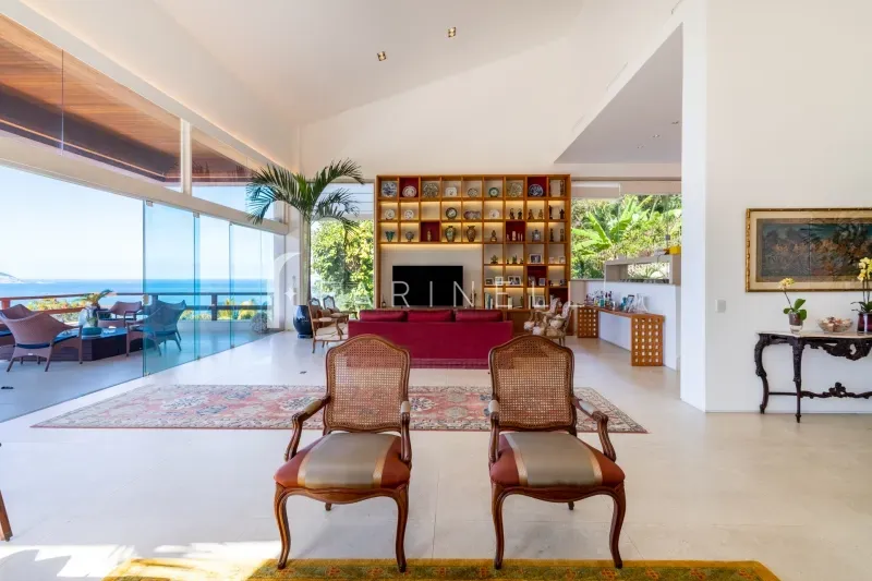 House with 5 bedrooms and 5 bathrooms with water views — photo 14
