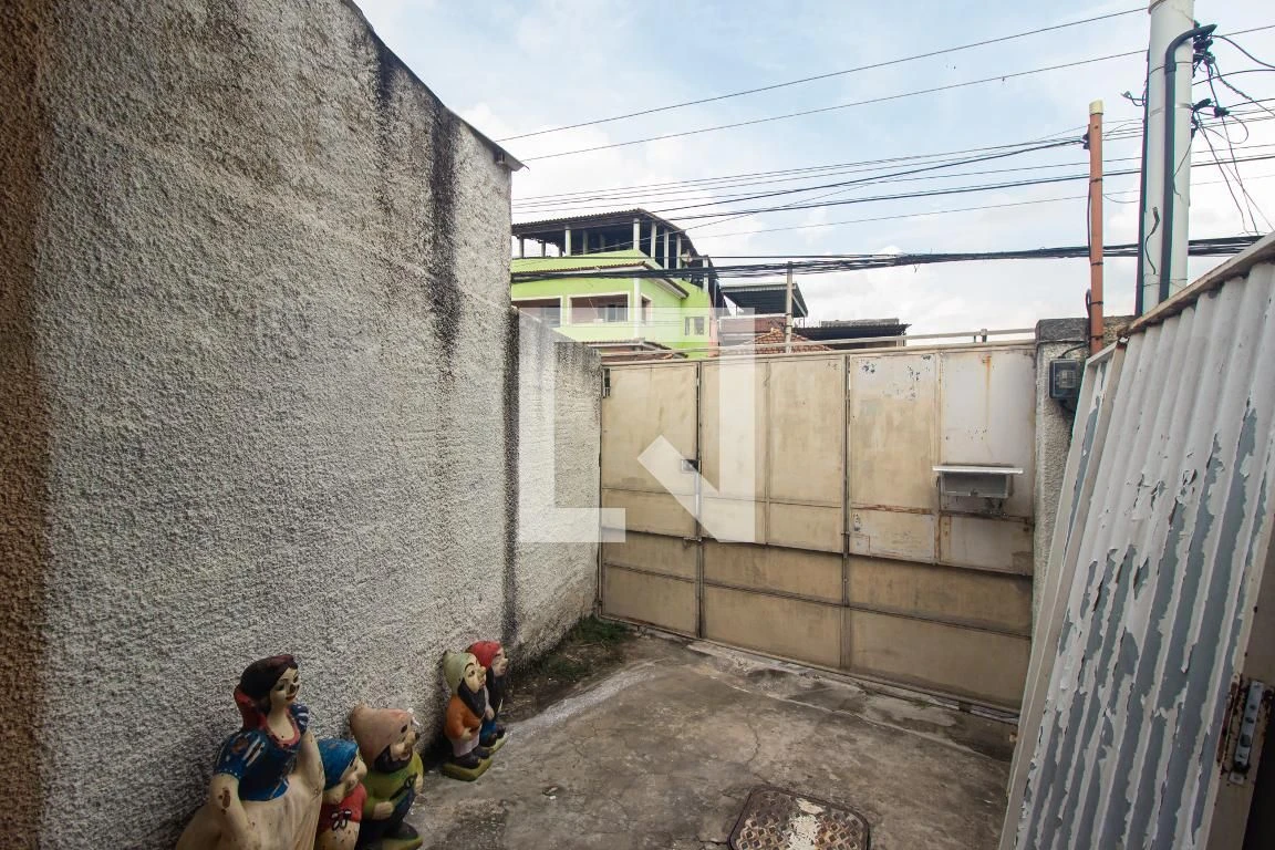 Unfurnished house with 2 bedrooms and 1 tiled bath — photo 4