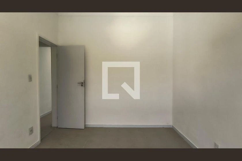 Casa com 3 quartos e 1230 m², pisos em cerâmica — photo 36