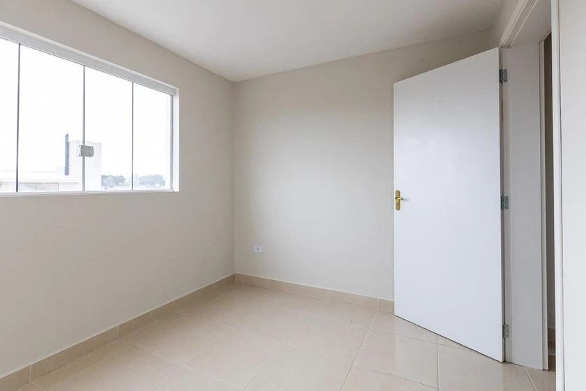 1-bedroom apartment with balcony and glass shower — photo 4