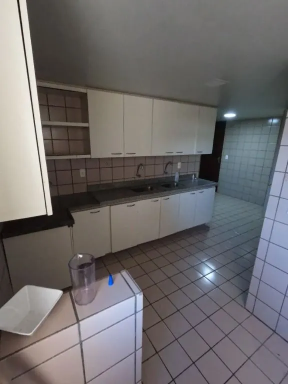 Оренда квартири 148 м²: 4 кімнати та 2 паркомісця