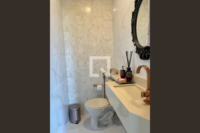 Furnished apartment, 492 m², with a glass-enclosed balcony — photo 37