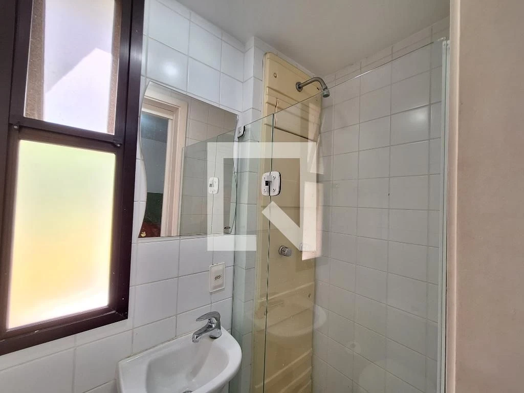 Furnished 3-bedroom apartment with 3 bathrooms — photo 44