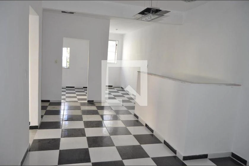 Rental house with a suite and 6 bedrooms — photo 36