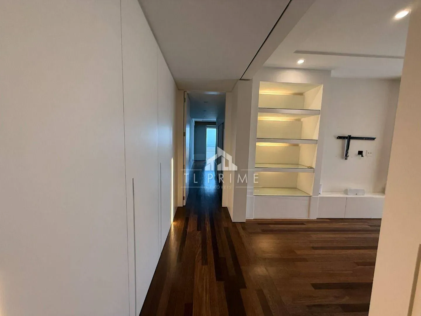 4-suite apartment with 555 m² and 5 parking spaces — photo 52