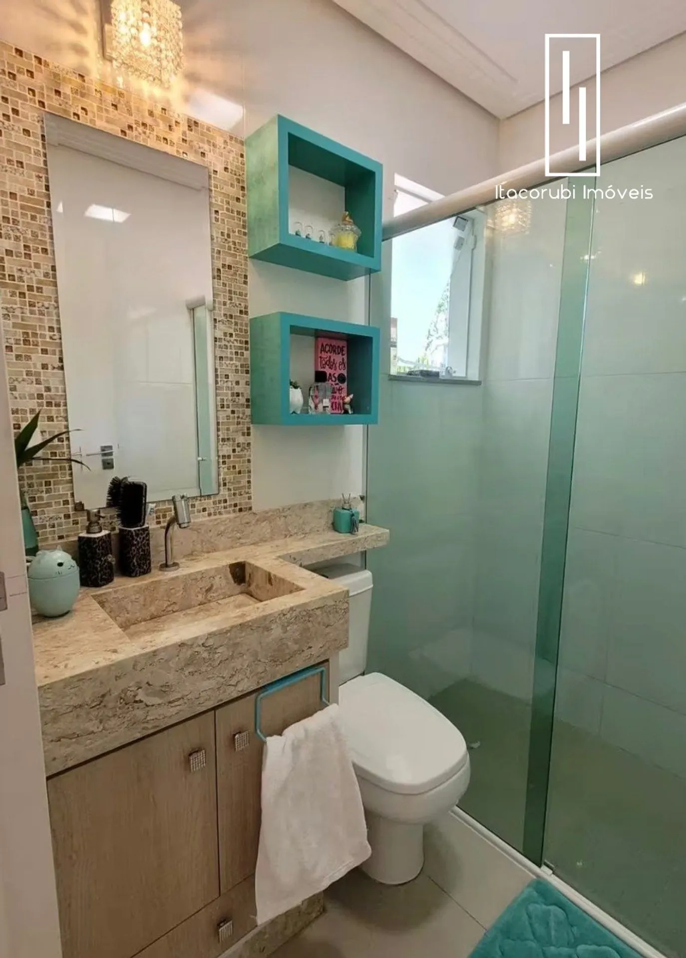 Furnished 2-bedroom house with an en-suite and pool — photo 4