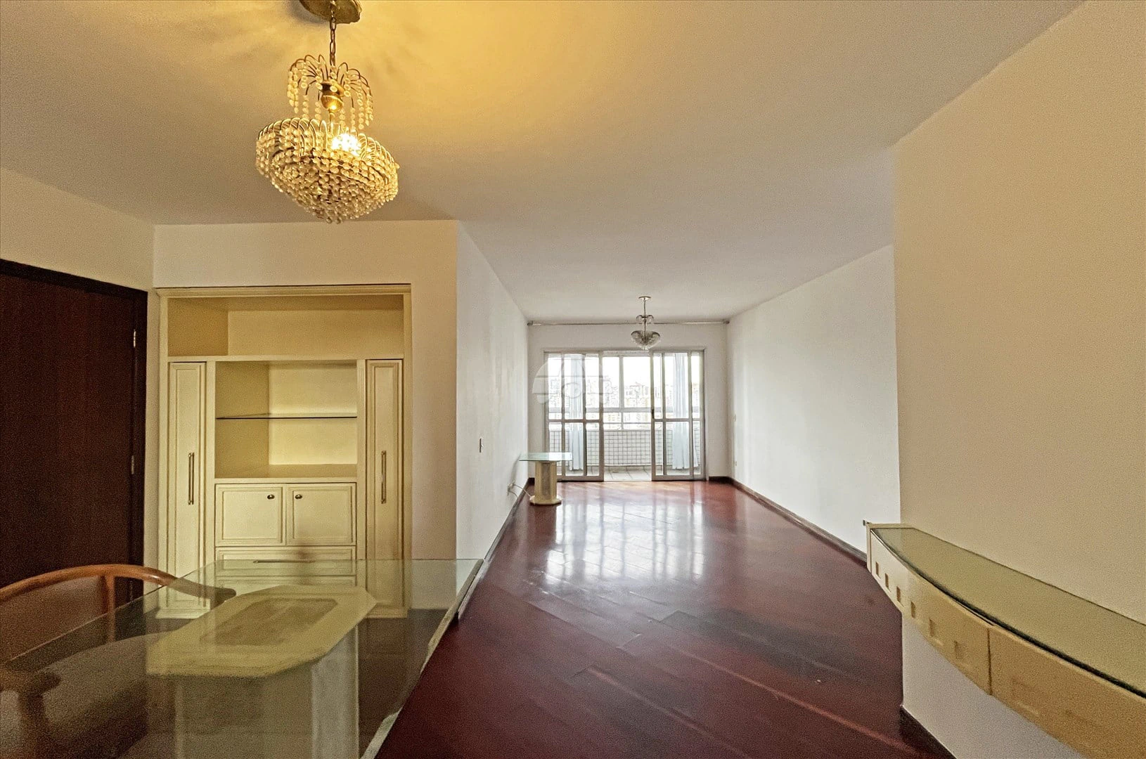3-bedroom apartment with wood or laminate floors in Curitiba — photo 9