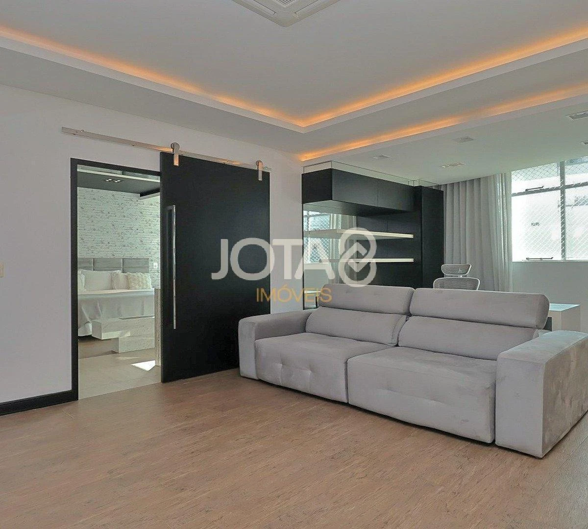 2-bedroom apartment in a building with a gym — photo 42