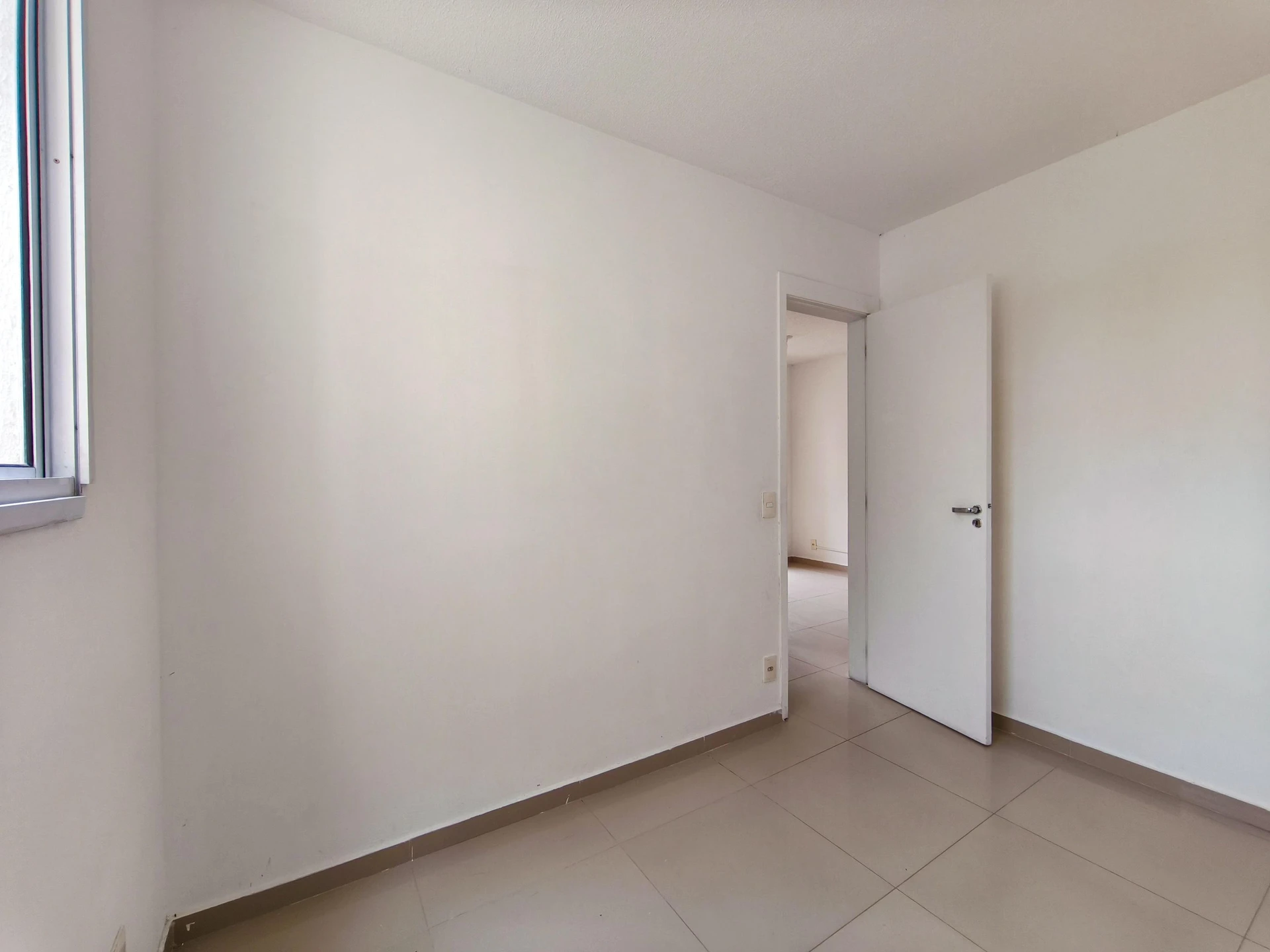 Apartamento de 2 quartos em condomínio com piscina — photo 5