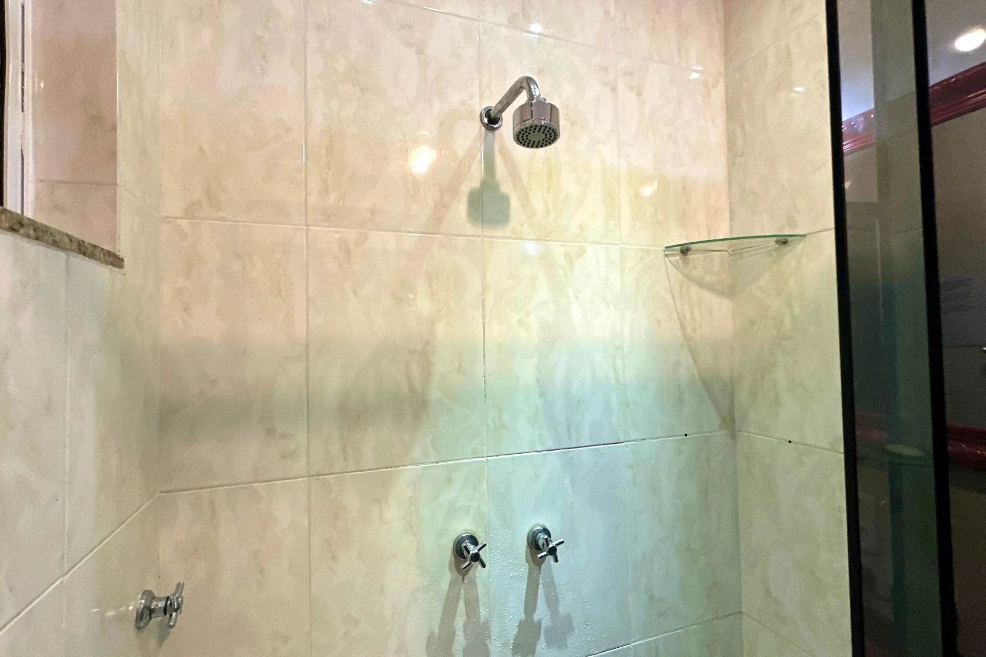 Apartamento mobiliado com cozinha americana e fogão a gás — photo 17