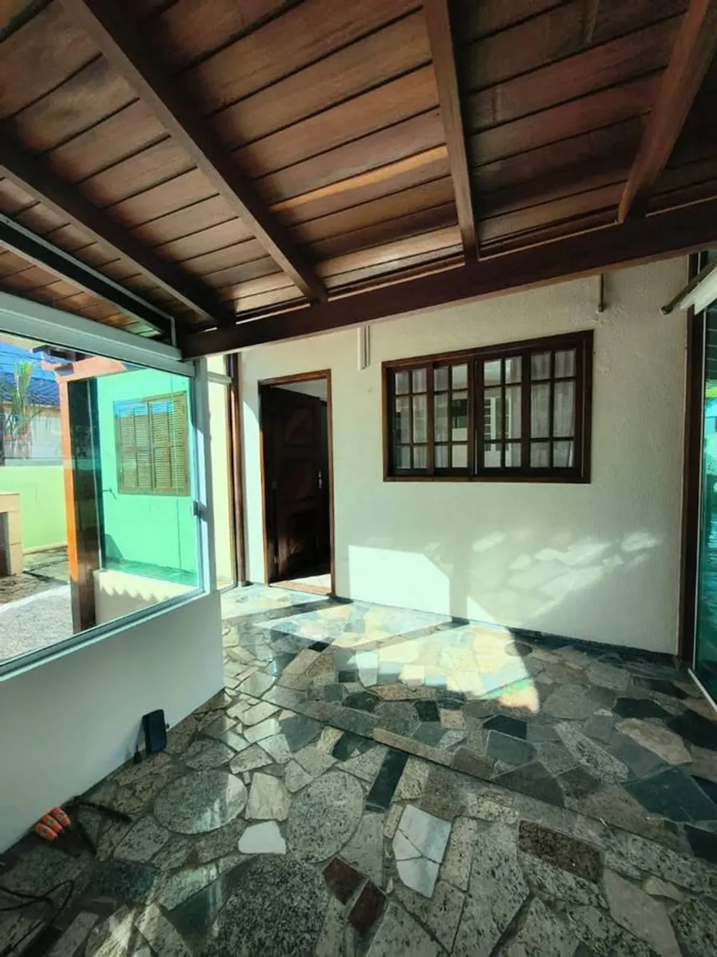 700 m² house with a bathtub and a grill on the balcony — photo 52