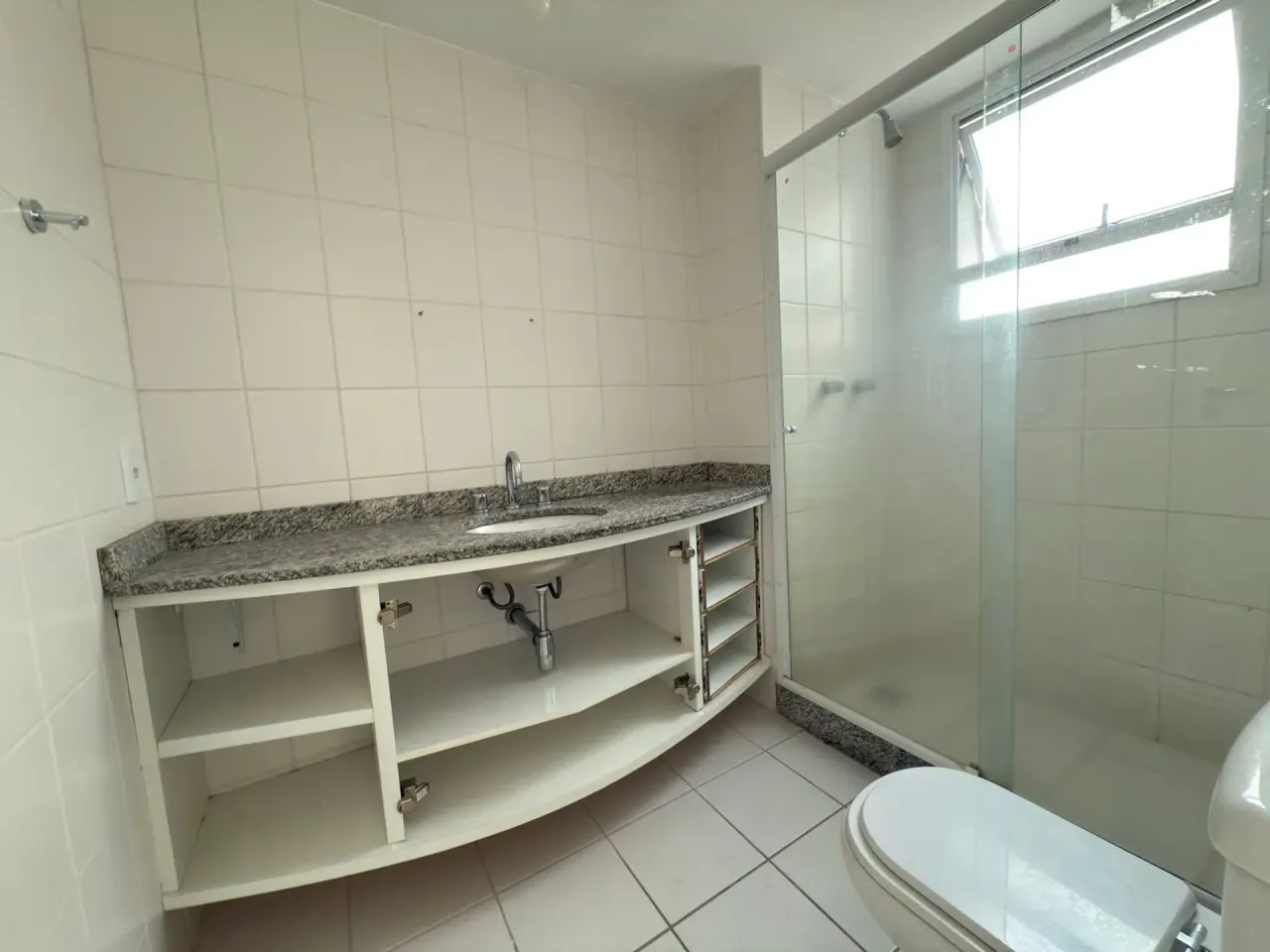 3-bedroom apartment in a building with a gym — photo 2