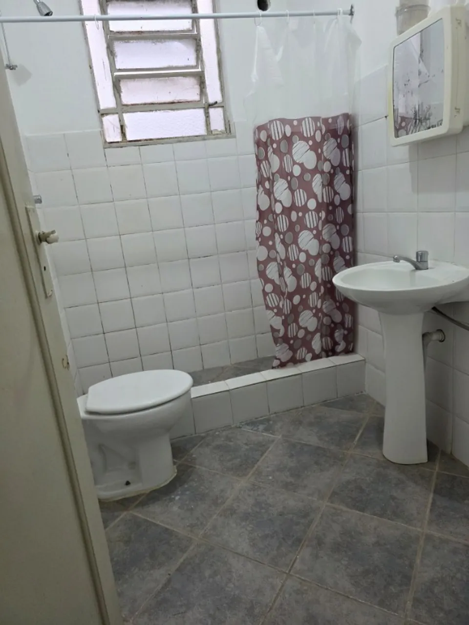 1-bedroom apartment with a closed-off kitchen — photo 6