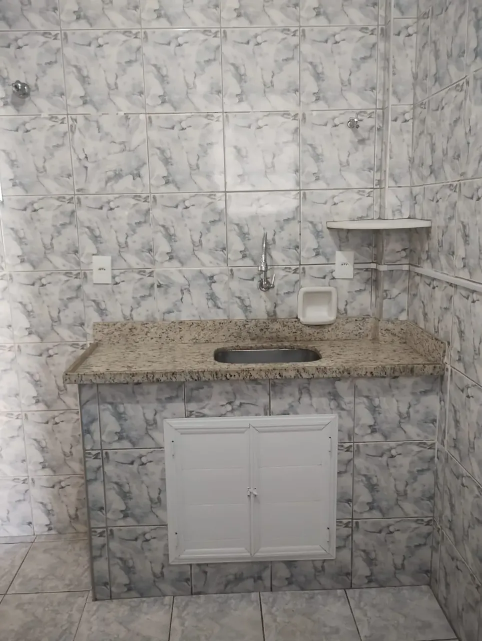 Unfurnished apartment with 2 bedrooms and a separate kitchen — photo 2