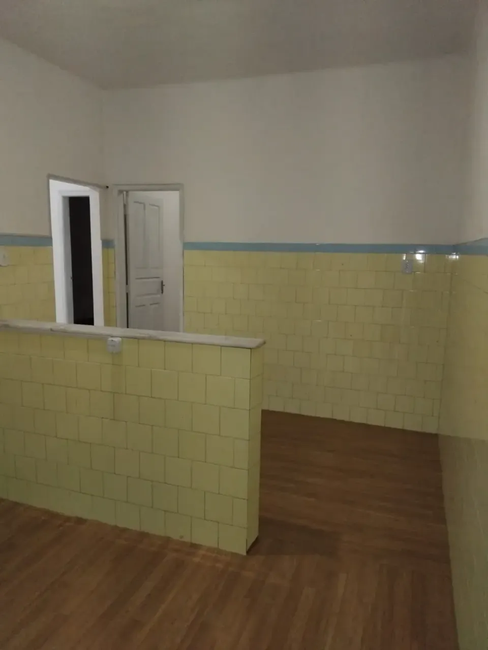 2-bedroom apartment with wood floors in the living room — photo 7