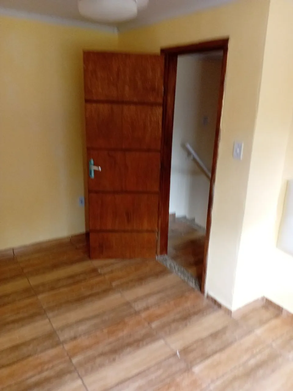 Wood or laminate floors in a 2-bedroom house, 100 m² — photo 3