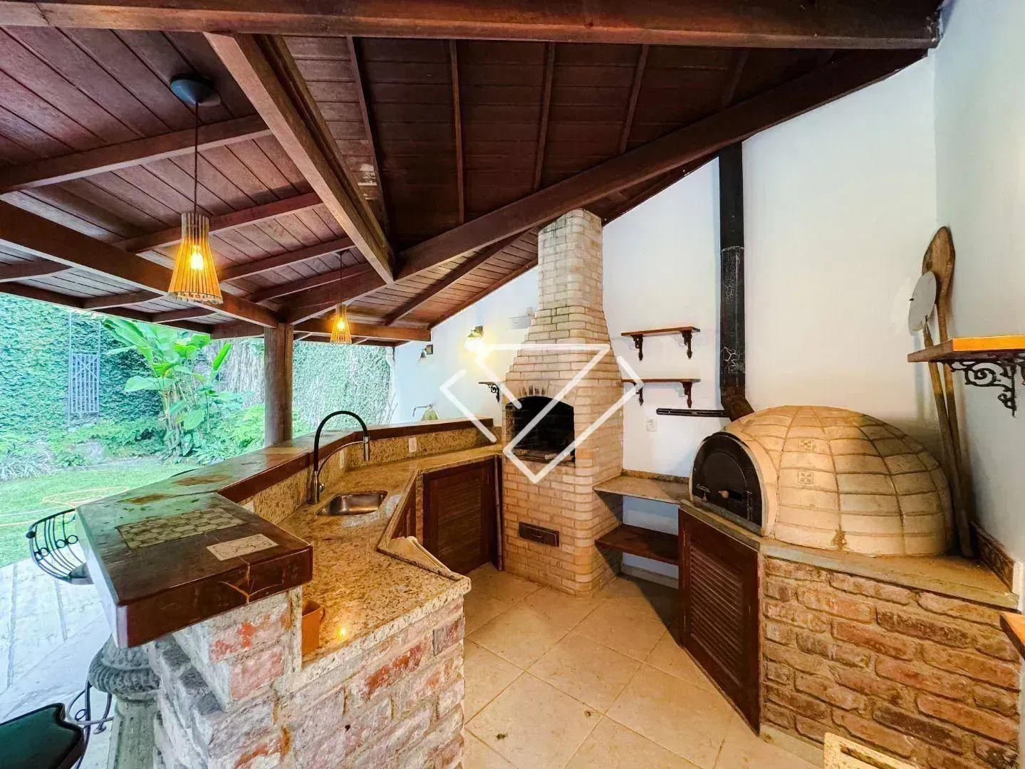 House with 3 bedrooms and 4 bathrooms on 600 m² — photo 5