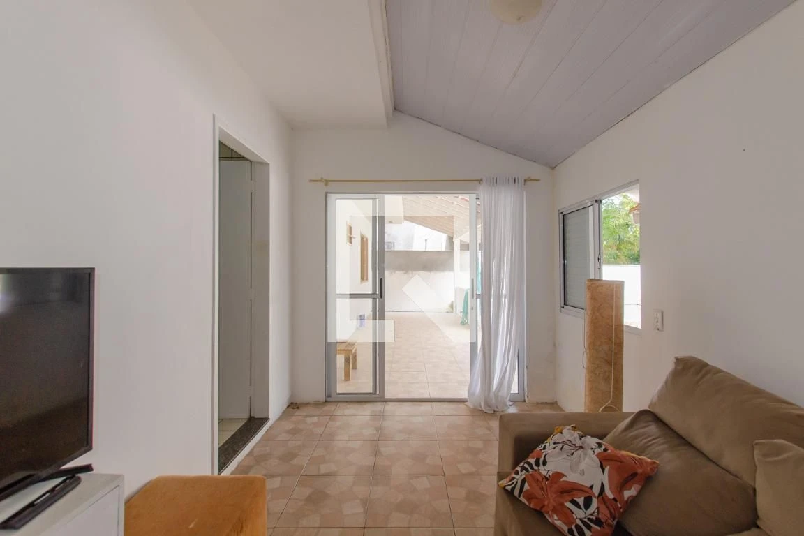 Furnished house, 55 m², with a garden