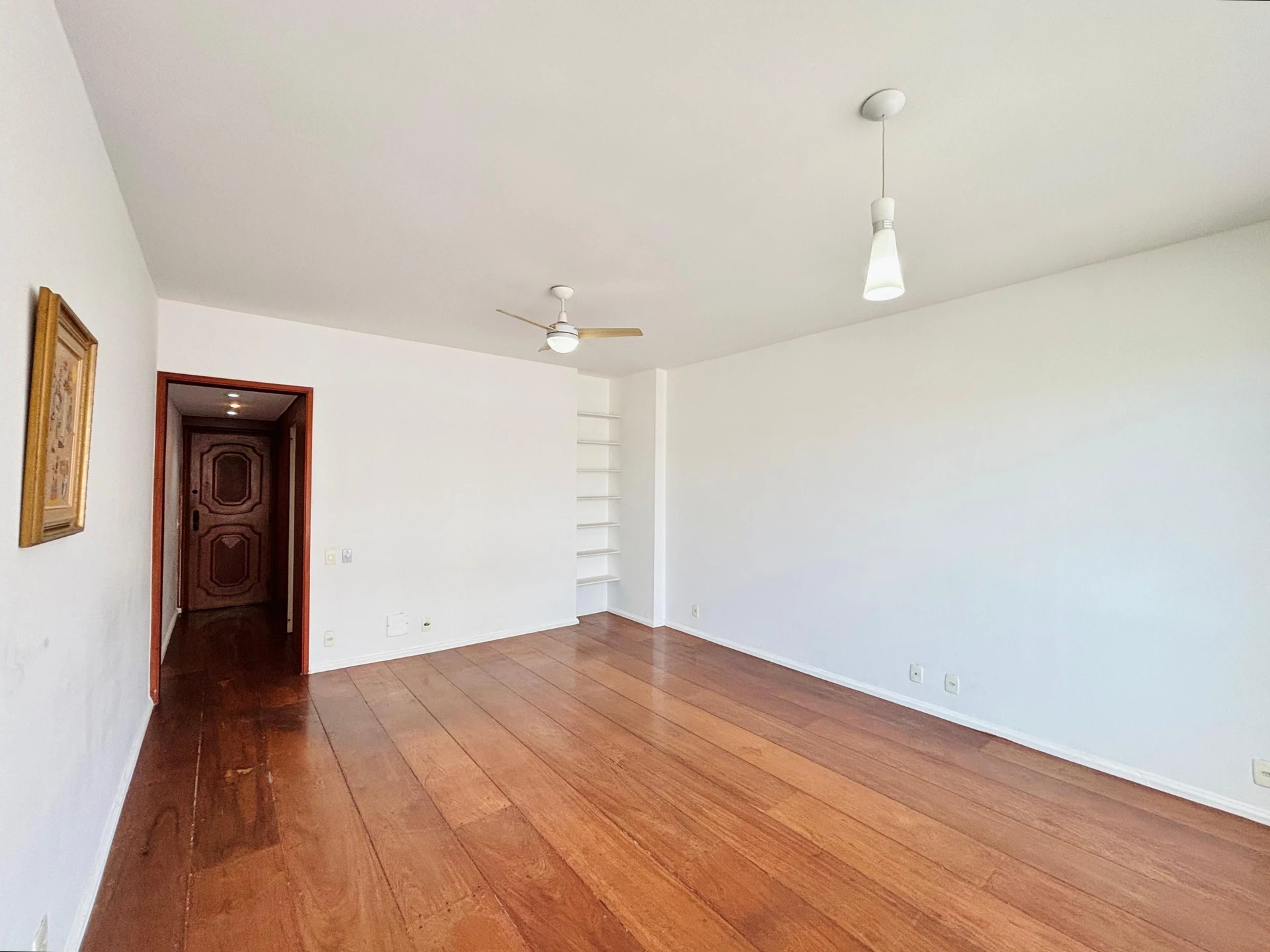 Furnished apartment with a glazed balcony and 3 bedrooms — photo 12