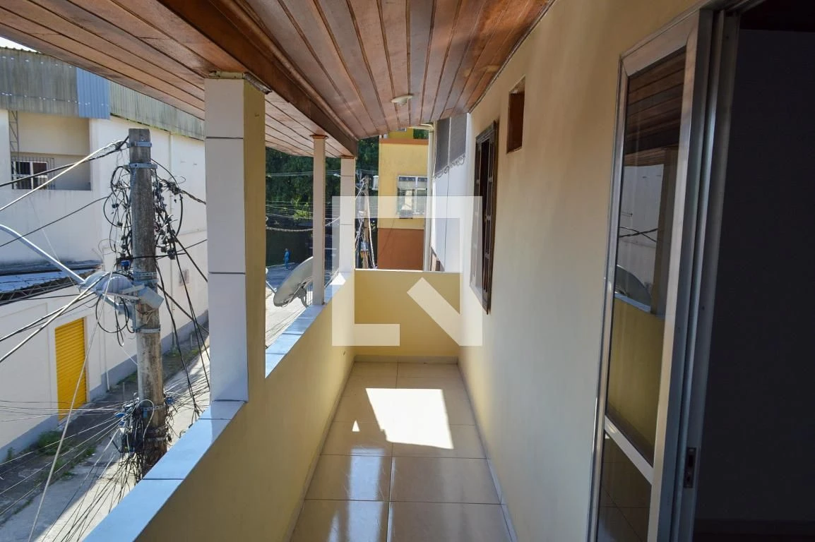Condominium house with 2 bedrooms and a glass shower — photo 5