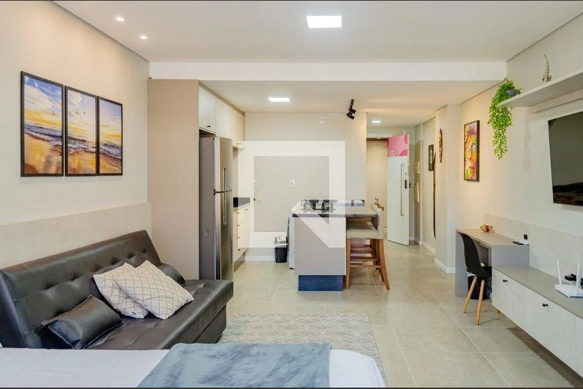 Furnished studio kitnet with kitchen-dining open plan — photo 3