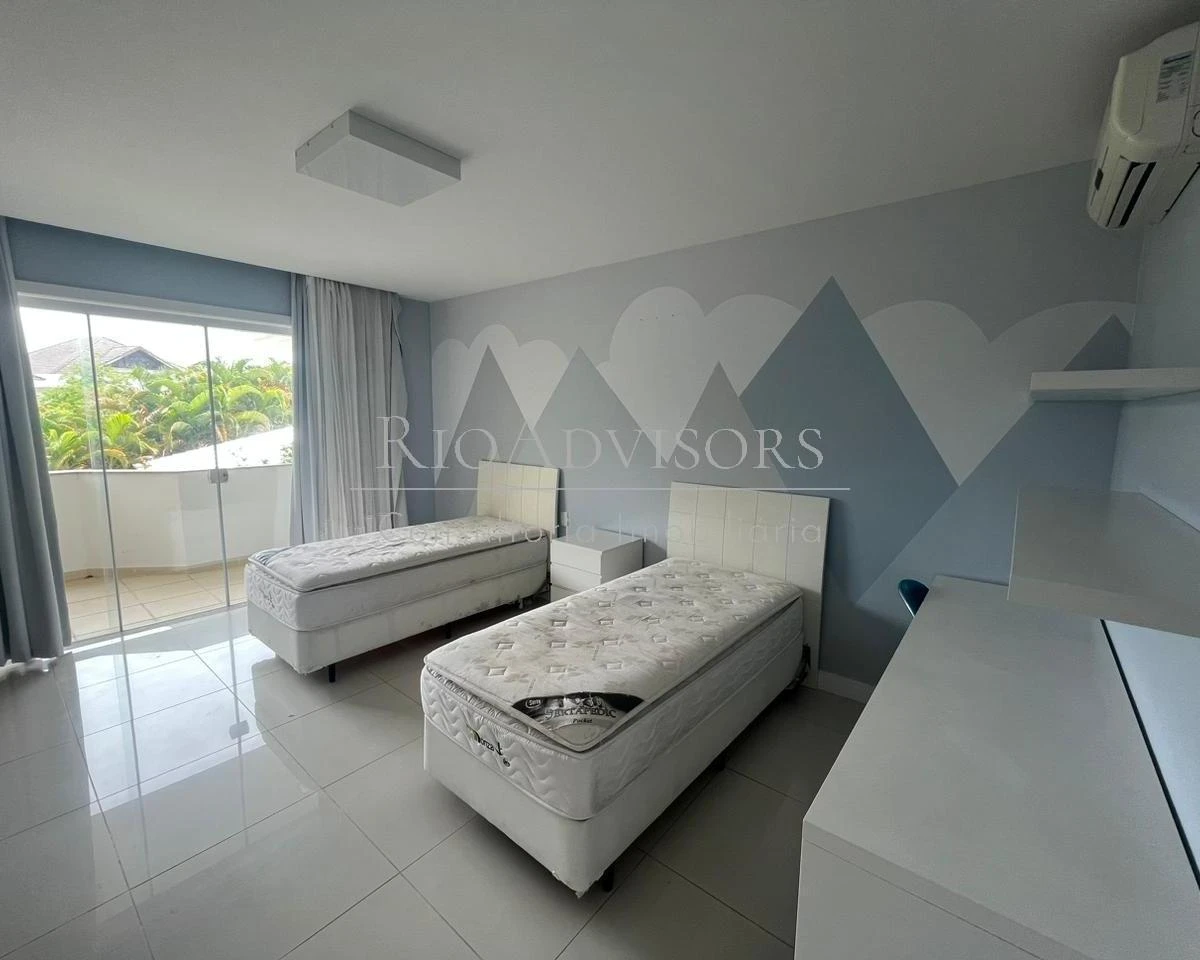 House 890 m² with 6 en-suite bedrooms and gas kitchen — photo 6