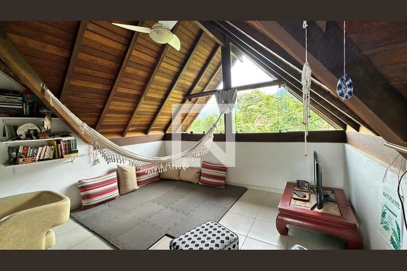 Casa com 5 quartos e cozinha aberta de 300 m² — photo 39