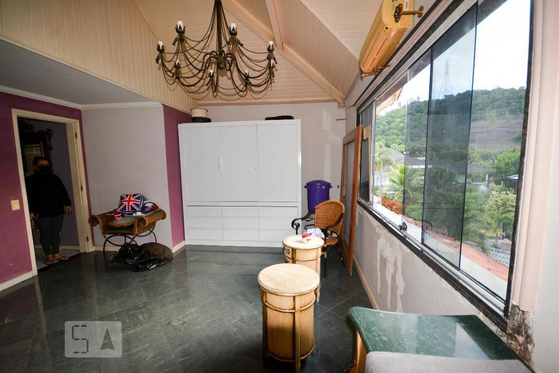 5-bedroom house with 6 bathrooms, 500 m² and 4 parking — photo 42