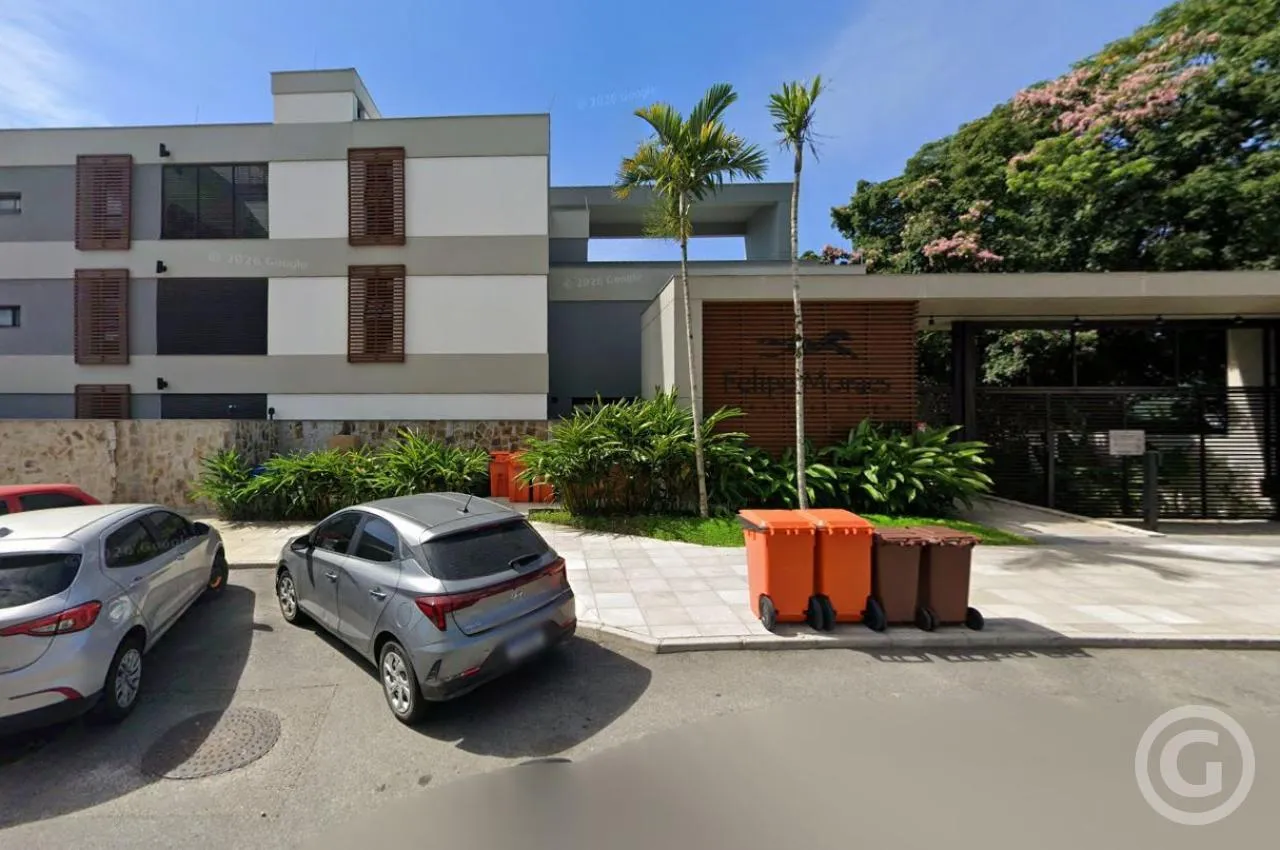 3-bedroom apartment with a water view — photo 2