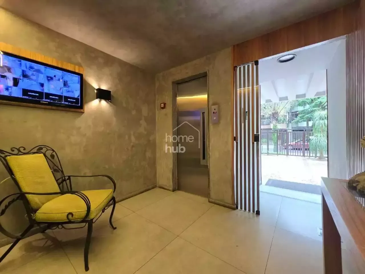 Furnished apartment, 157 m², with a home office — photo 22