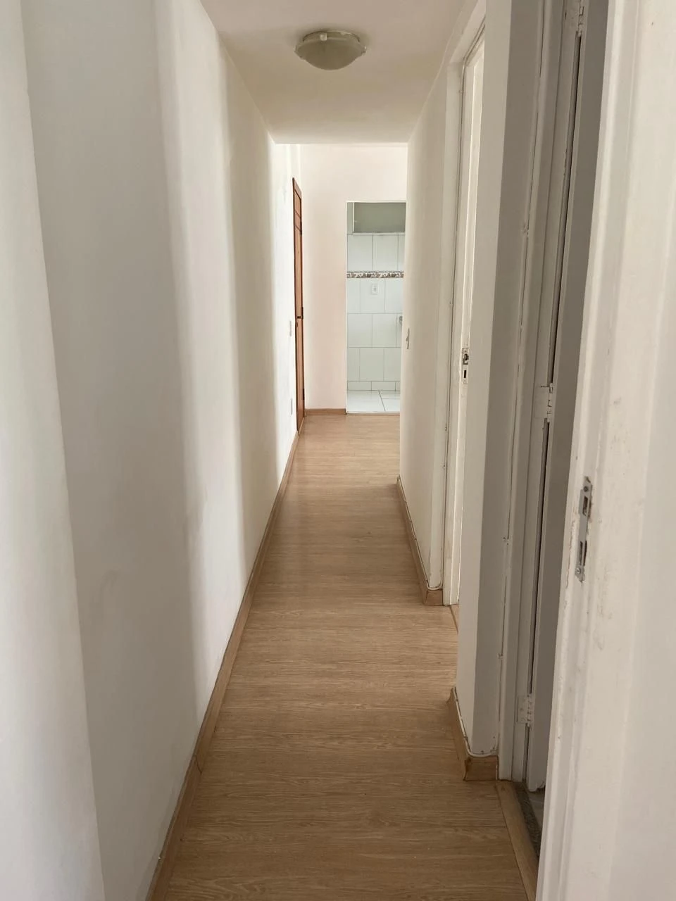 Unfurnished 2-bedroom apartment with a separate kitchen — photo 9