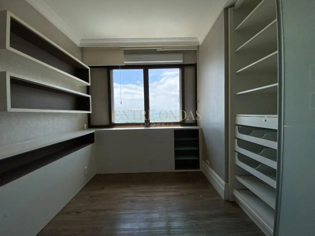 Вид на воду та 4 спальні: квартира 304 м² — photo 56