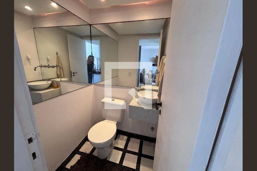 Furnished apartment with 2 en-suite bedrooms and balcony — photo 35