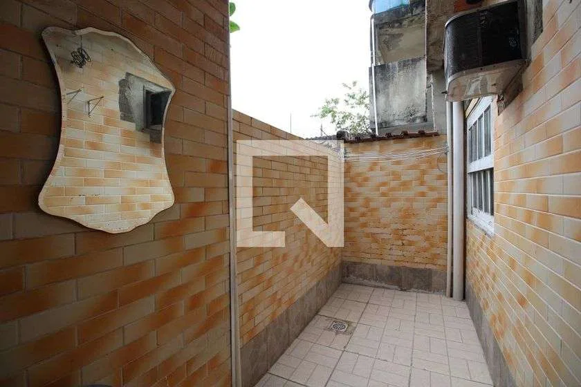 2-bedroom house with a garden — photo 10