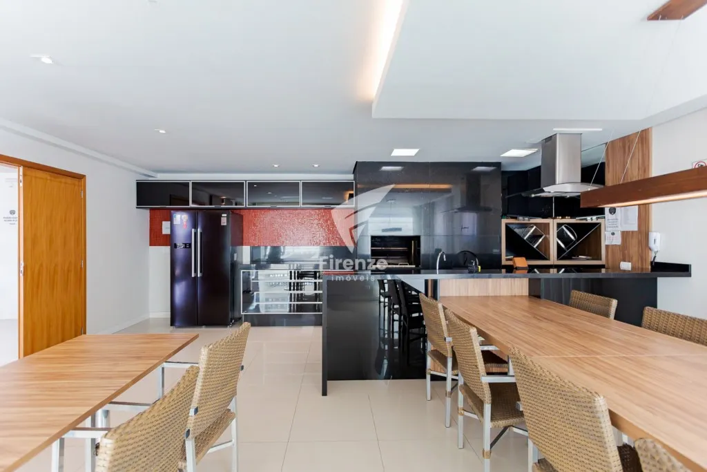 Furnished house with 4 bedrooms and 320 m² — photo 39