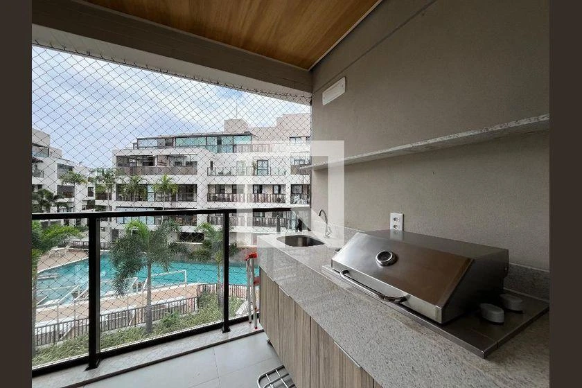 Balcony with a grill in a 3-bedroom apartment, 89 m² — photo 10