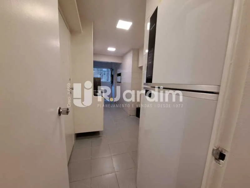 Furnished 4-bedroom apartment with 4 baths, 133 m² — photo 18