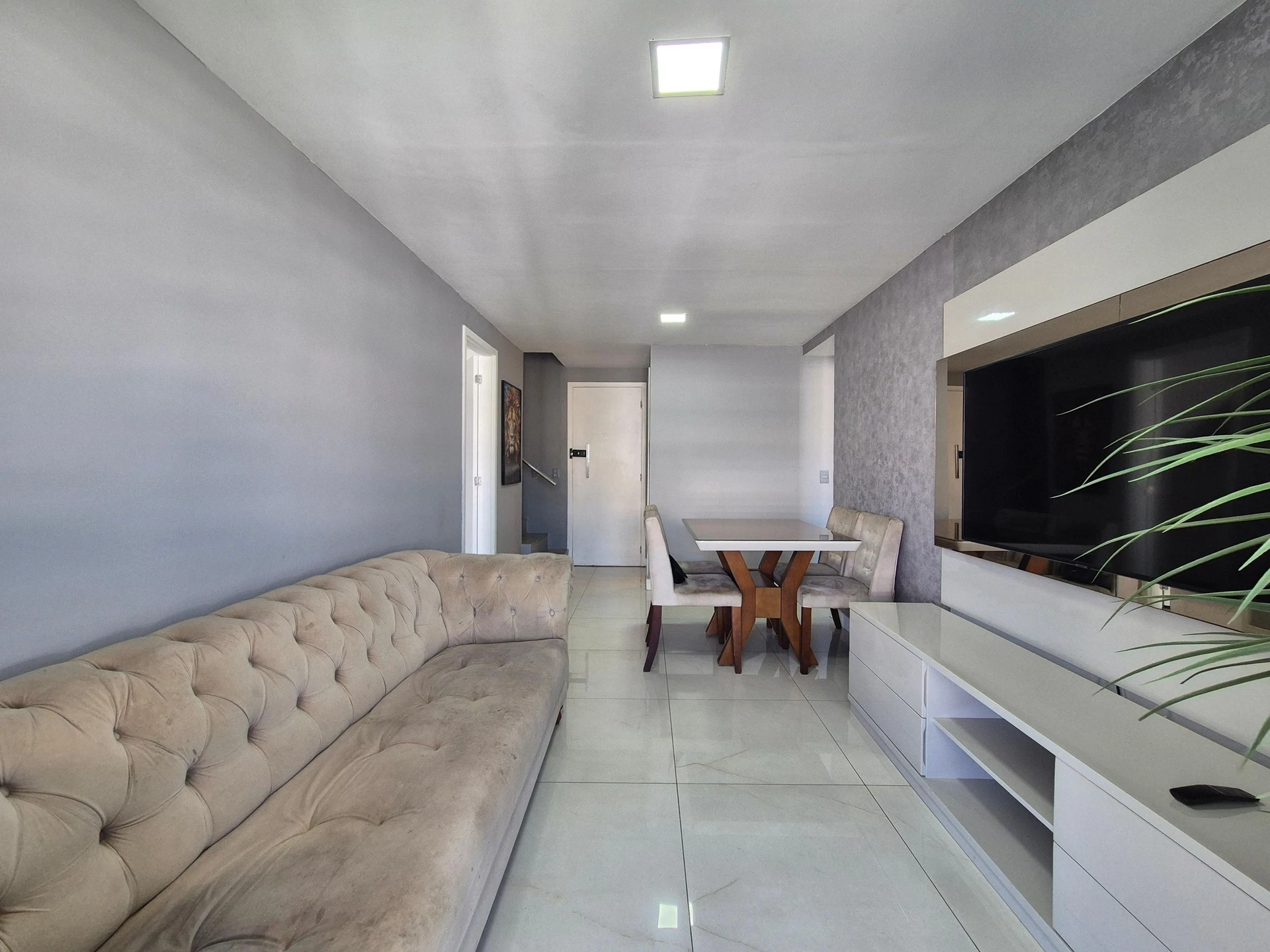 Furnished apartment with 5 bedrooms and open-plan kitchen — photo 19