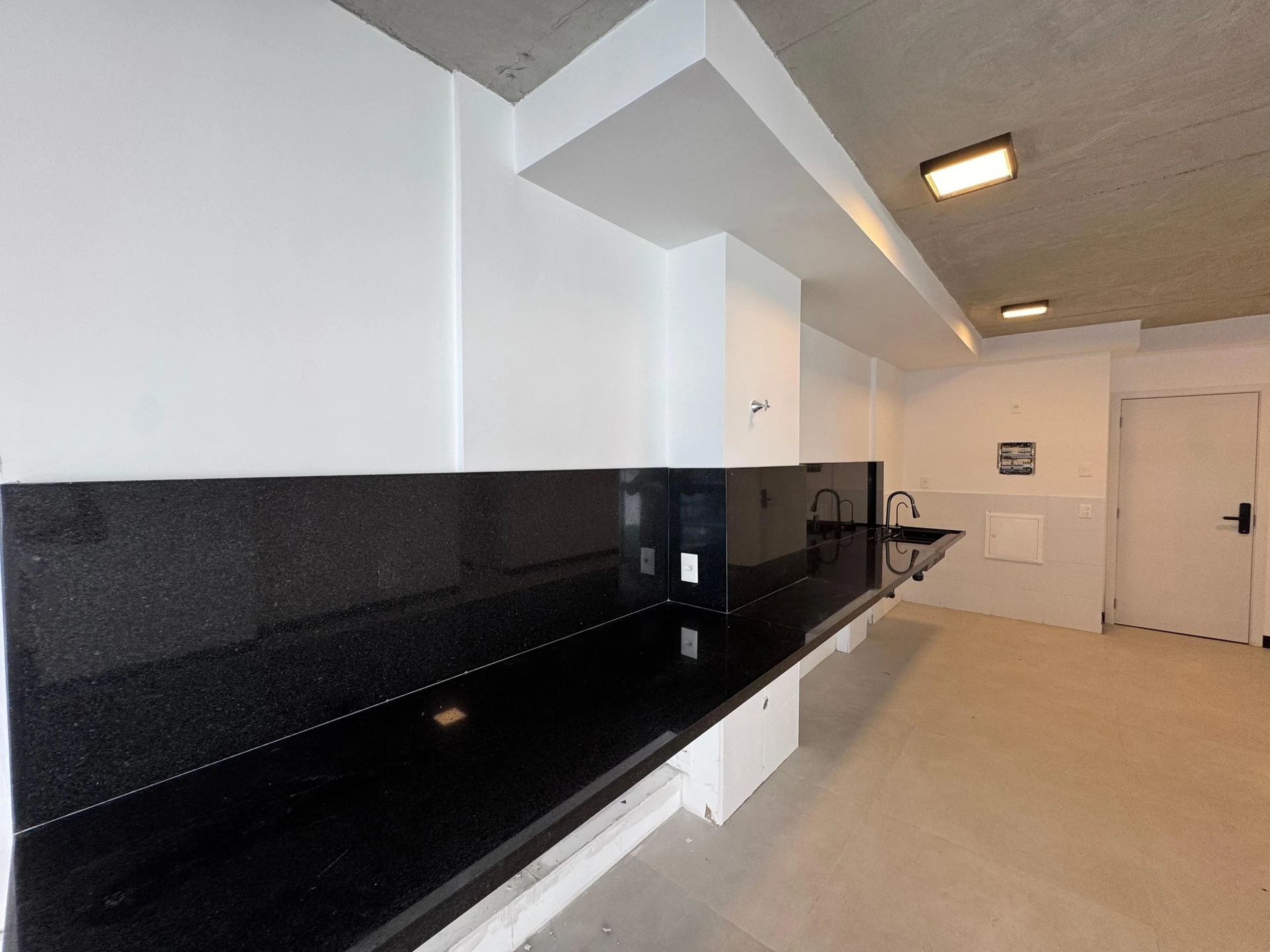Rental apartment with 3 bedrooms and 2 bathrooms — photo 27