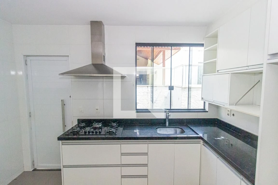 420 m² house with a jacuzzi and a private pool — photo 21
