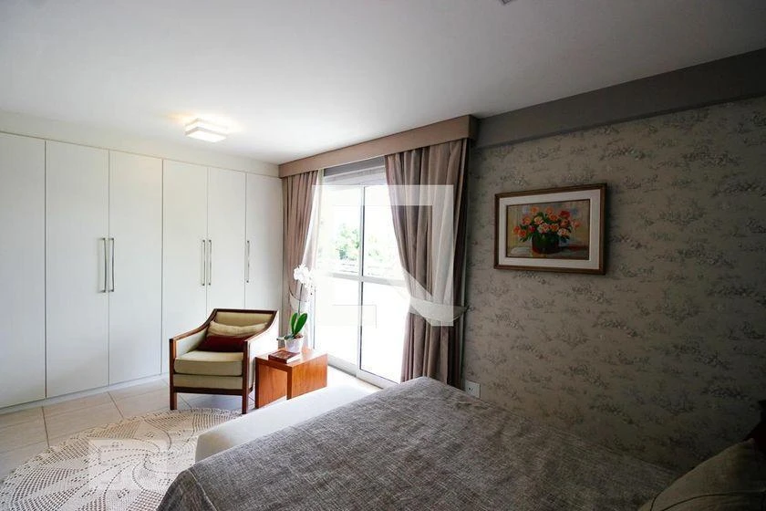 House for rent with 4 en-suite bedrooms and 450 m² — photo 41