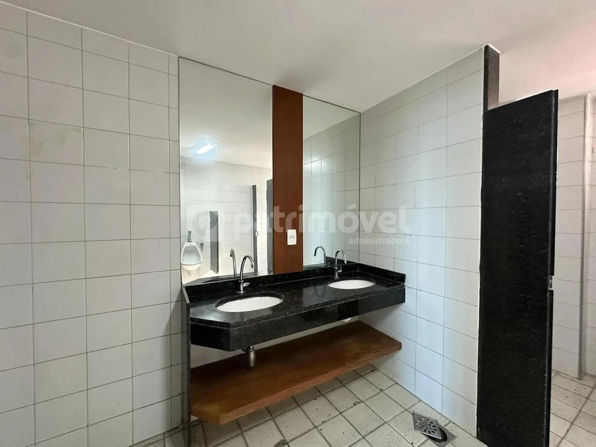 629 m² apartment with a separate kitchen and 3 bathrooms — photo 7