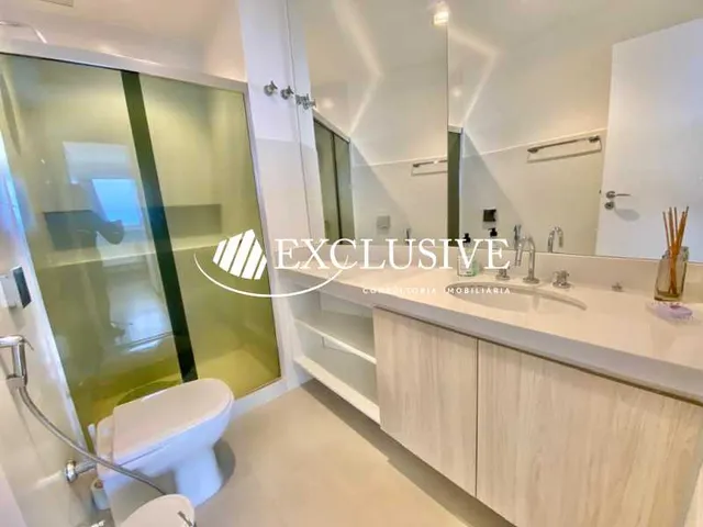 Furnished 1-bedroom apartment with open-plan kitchen — photo 9