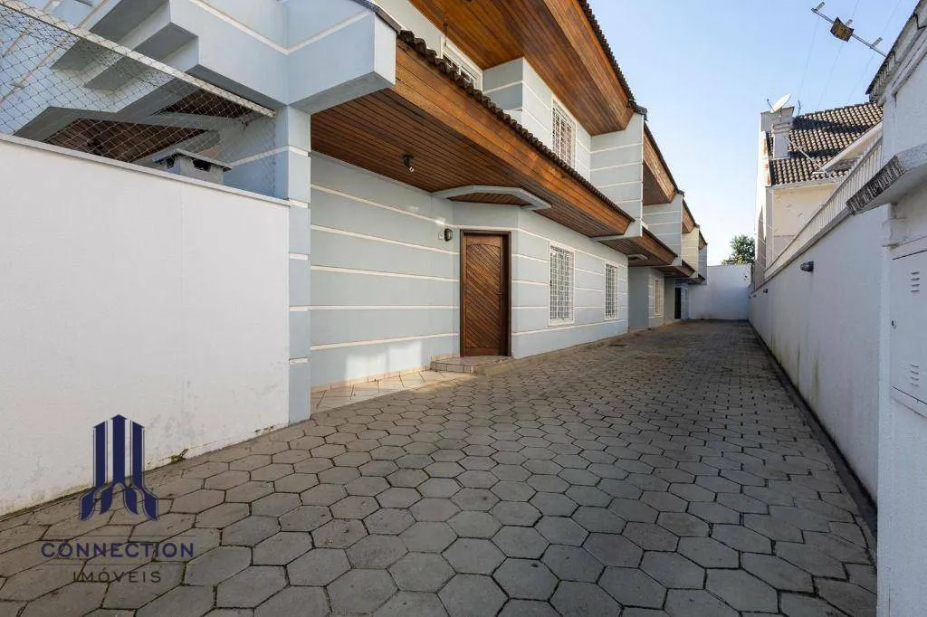 Triplex house with a private garden and BBQ — photo 3