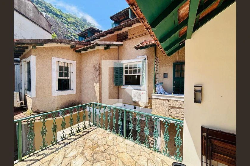 4-bedroom house with a mountain view in Rio de Janeiro — photo 27