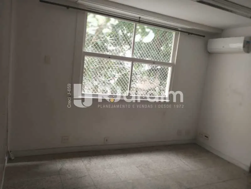 4-bedroom apartment with 200 m² on the 2nd floor — photo 12