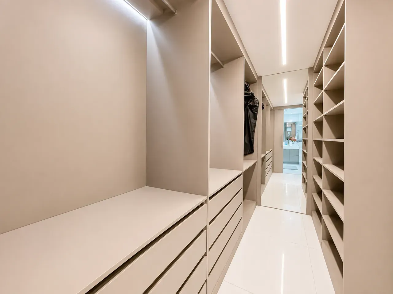 Furnished duplex penthouse with 2 en-suite bedrooms — photo 18
