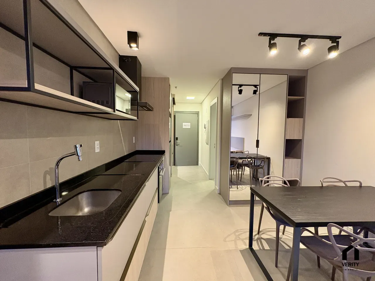 Furnished studio with an open-plan kitchen and A/C — photo 5