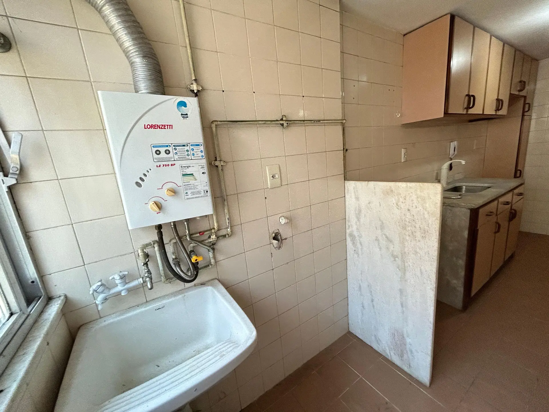 Unfurnished rental apartment with 2 bedrooms and parking — photo 17