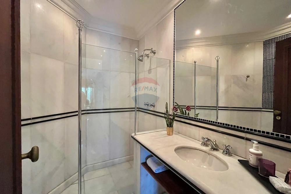 Будинок 1300 м² з 5 спальнями та 10 паркувань — photo 26